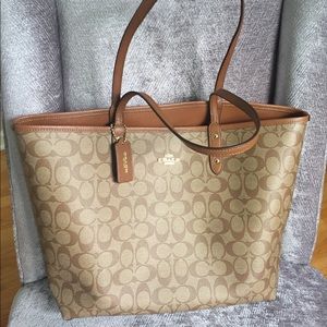 Coach tote